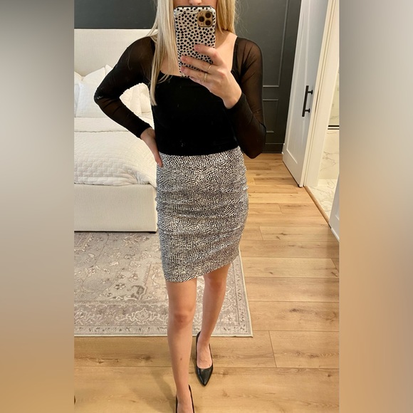 Banana Republic Pencil Skirt - Picture 1 of 2